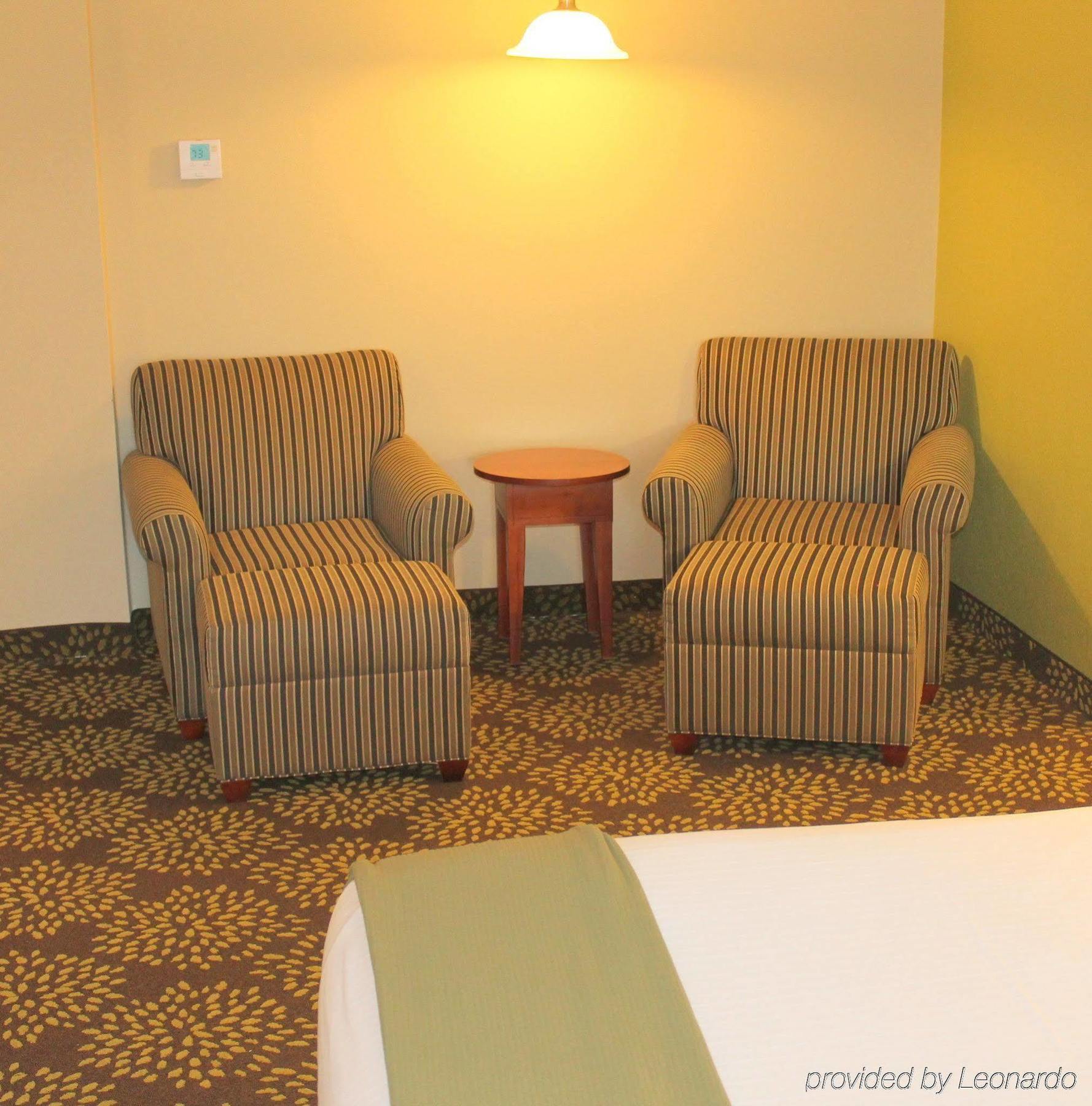 Holiday Inn Express Hotel & Suites Starkville, An Ihg Hotel Εξωτερικό φωτογραφία